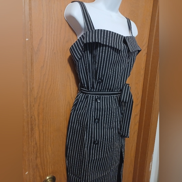 Black Striped belted sleeveless dress - Picture 7 of 12